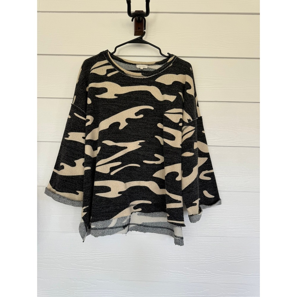 #B- 007- La Miel Camo Print Oversized Crewneck Top Charcoal Tan HUT7412 Medium